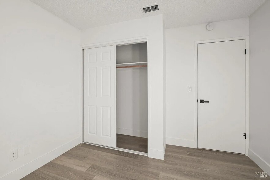 Building Photo - 567 Shannon Dr