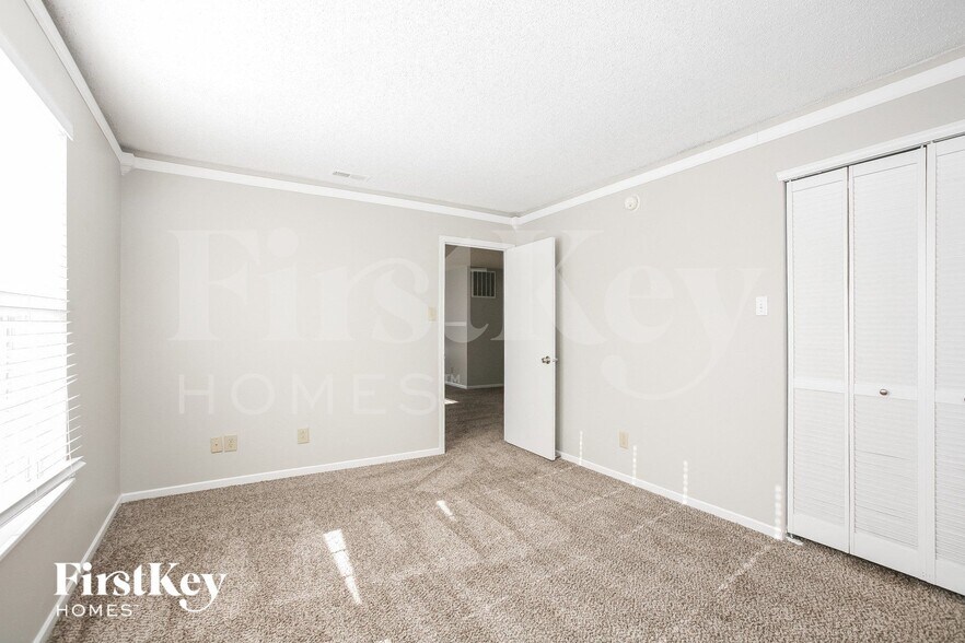 Building Photo - 10817 Zimmerman Ln