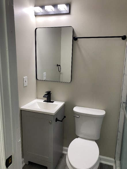 Building Photo - 2123 Sinclair Ln