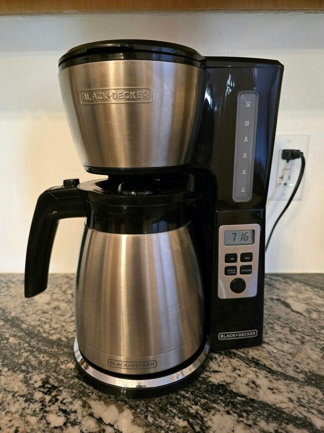 Building Photo - 71 Dana Ave