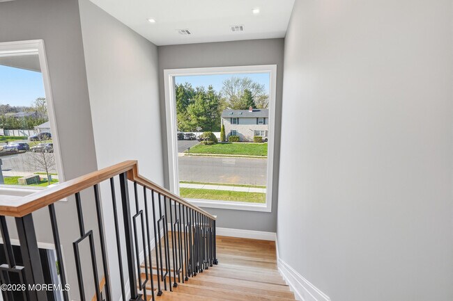 Building Photo - 84 Cooper Ave