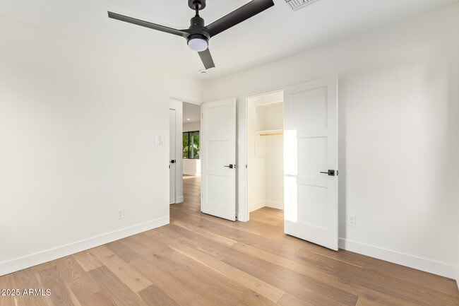 Building Photo - 9042 N 3rd Ave