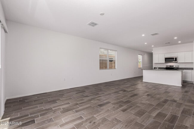 Building Photo - 5031 E Umber Rd