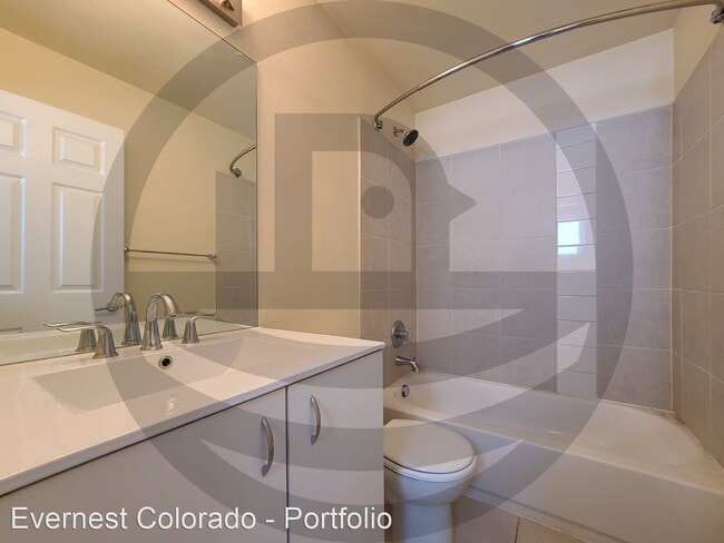 Building Photo - 2 br, 1 bath House - 1940 W 32nd Ave Apt 203