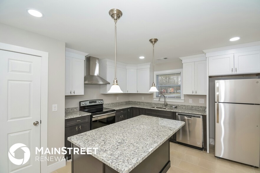 Building Photo - 115 Green Meadow Dr