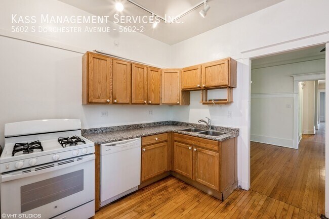 Building Photo - 5602 S Dorchester Ave