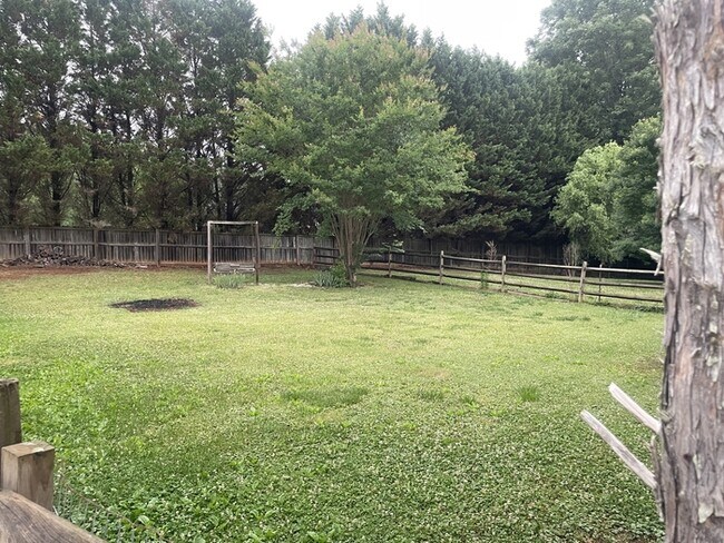 Building Photo - 1185 Eller Wood Dr