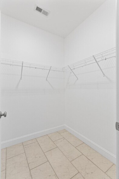 Building Photo - 2006 E 14th St