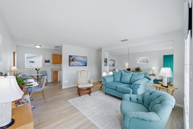 Building Photo - 723 S Brink Ave