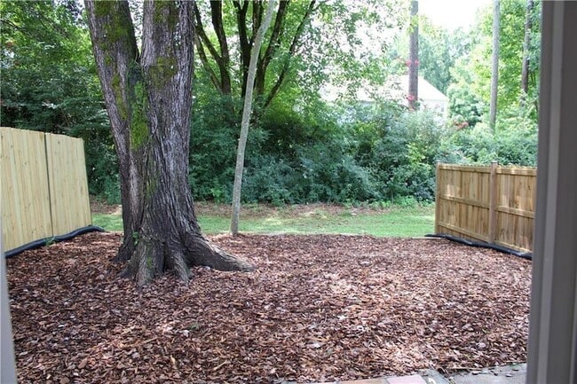 Building Photo - 211 Goshen Ln