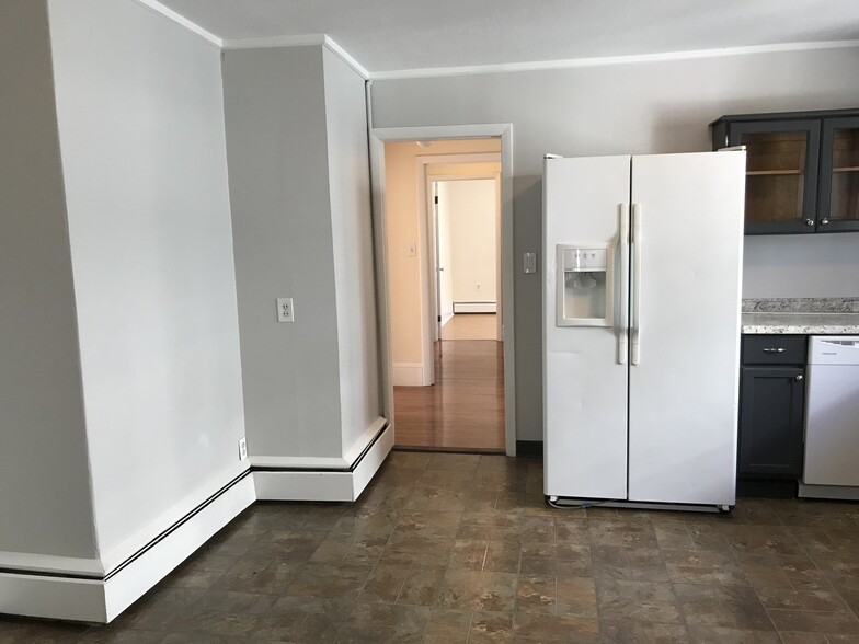 Building Photo - 113 Ashland St