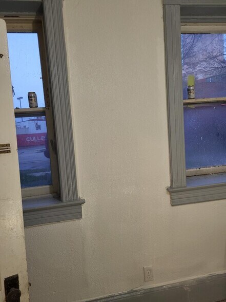Building Photo - 1725 S 14th St