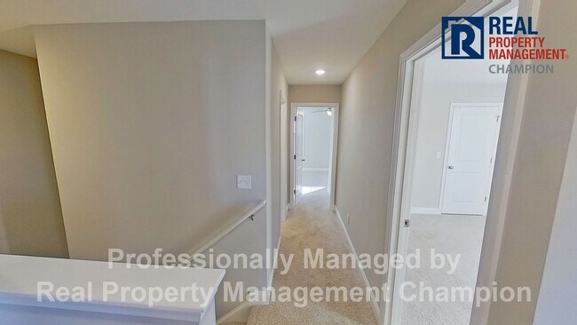 Building Photo - Spacious Home with Fenced Yard