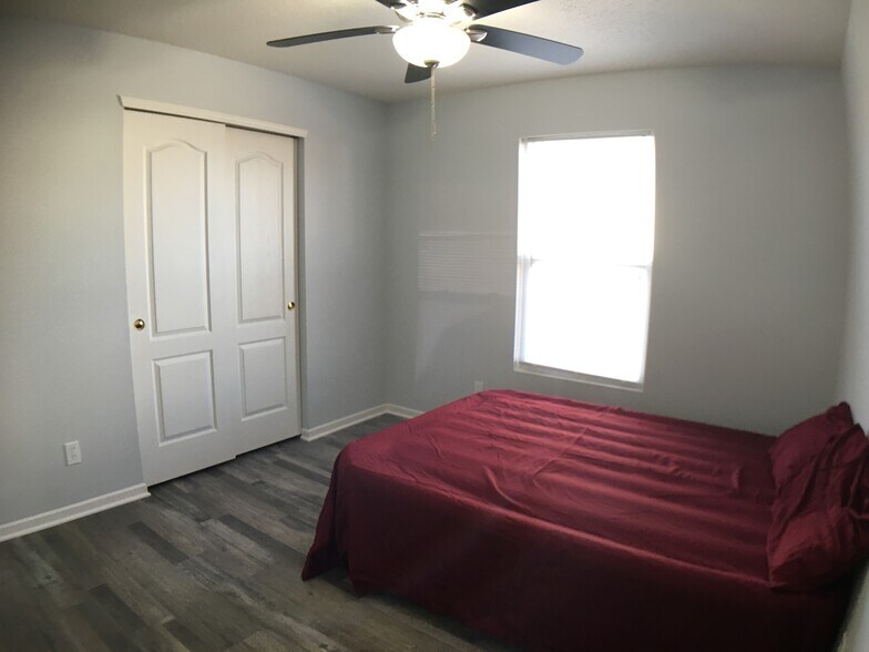 Building Photo - 908 Bentgrass Dr