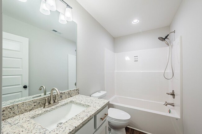 Building Photo - 809/811 Rodeo Lane