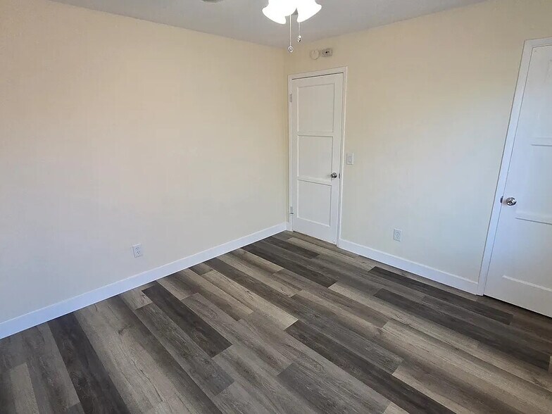 Building Photo - 4136 Fond du Lac Ave