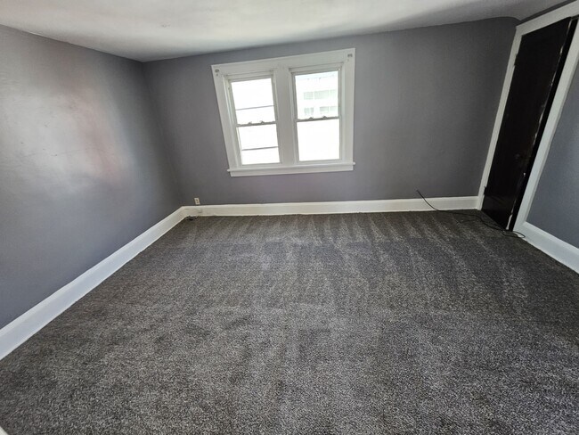 Building Photo - 4004 E 147th St