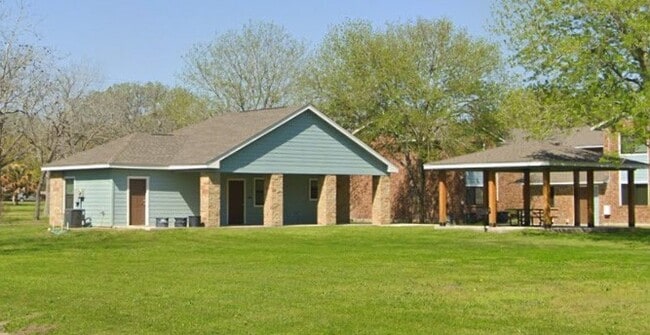 Building Photo - 106 Walnut St