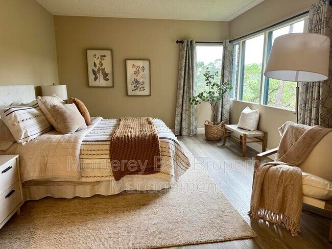 Building Photo - 31 Del Mesa Carmel