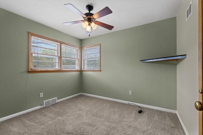 Building Photo - 1311 W Worley St