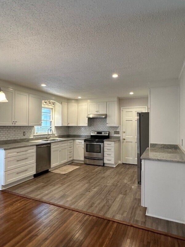 Building Photo - 2612 Sheryl Ln