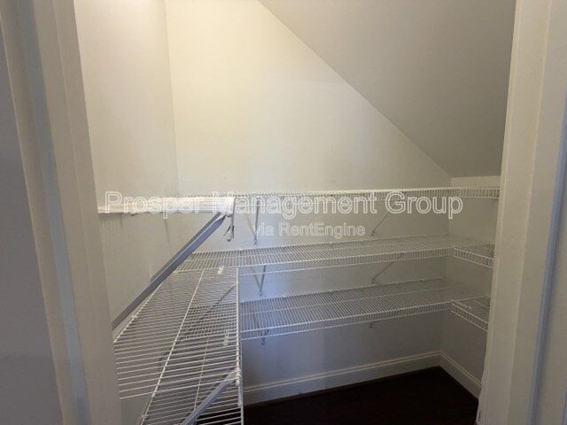 Building Photo - 11 Shadwell St