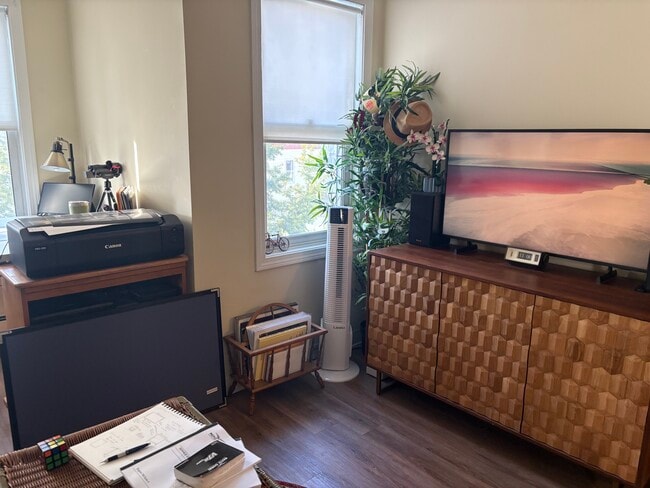 Building Photo - Central Village