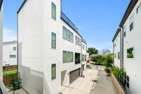 Building Photo - 3010 Delano St
