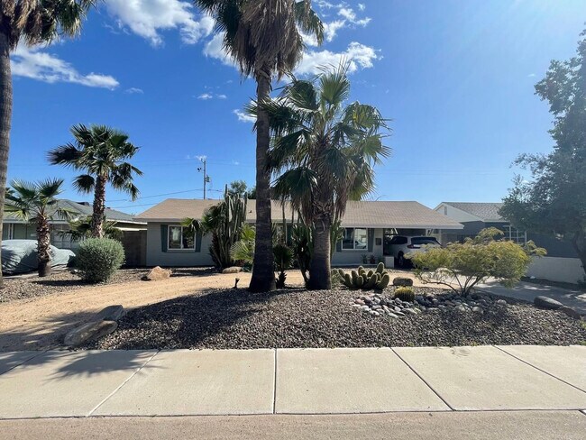 Building Photo - 843 E Butler Dr