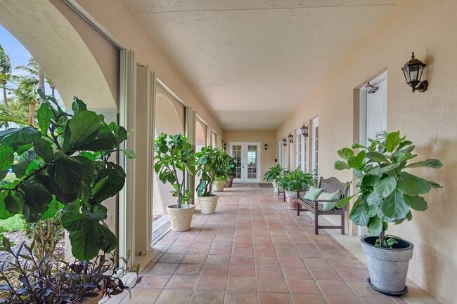 Building Photo - 1670 N 42ND Cir