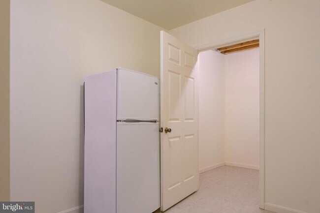 Building Photo - 3842 Koval Ln