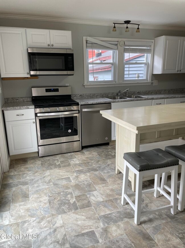 Building Photo - 75 Union St