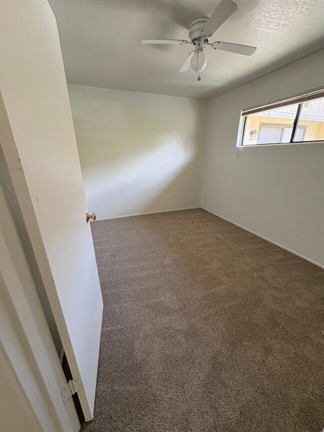 Building Photo - 3955 Princeton Dr