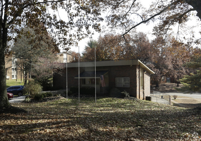 Building Photo - Green Hills Apartments