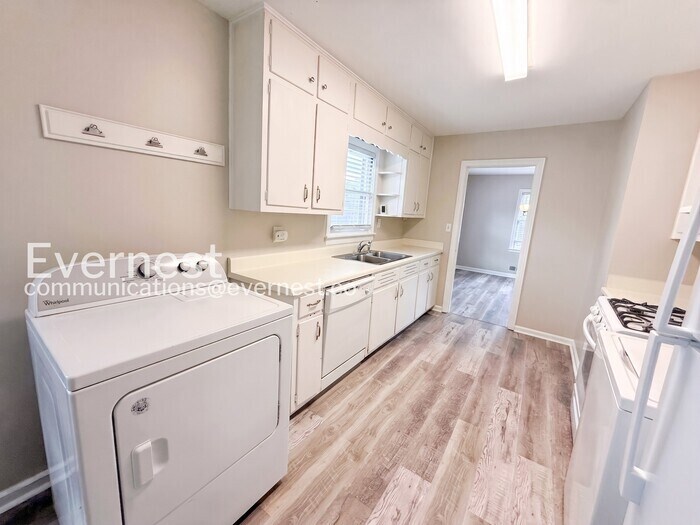 Building Photo - 106 Acton Ave