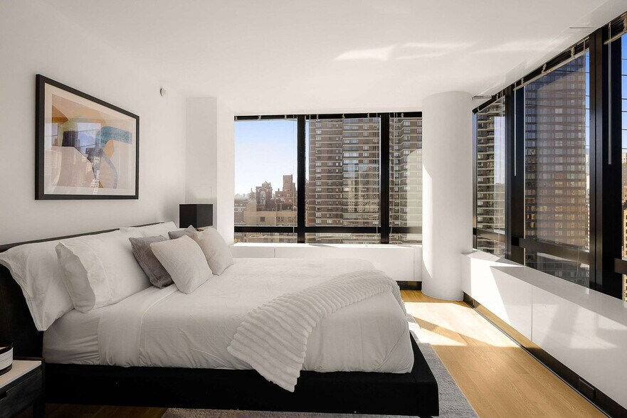 Building Photo - 1113 York Ave