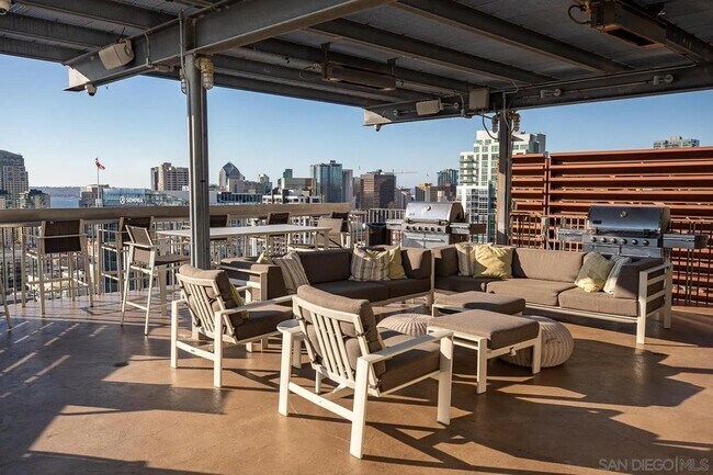 Building Photo - 321 Tenth Ave