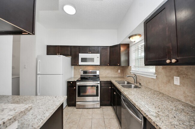 Building Photo - 12500 Brookglade Cir