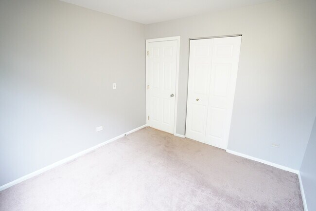 Building Photo - 361 Farnsworth Ct