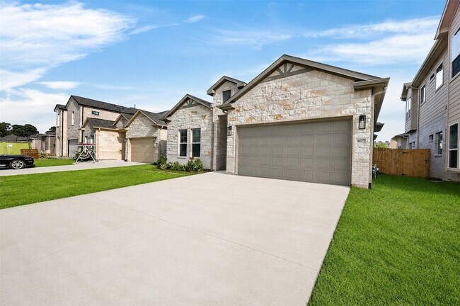Building Photo - 9627 Champion Heavens Dr
