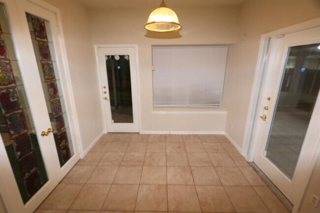 Building Photo - 5022 E Newpark Dr