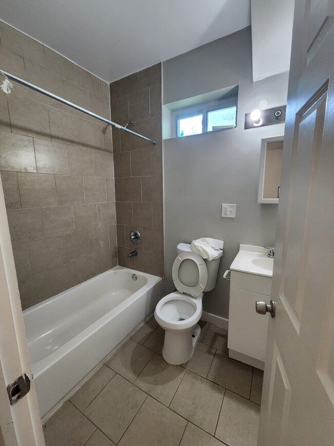 Building Photo - 286 Norton St