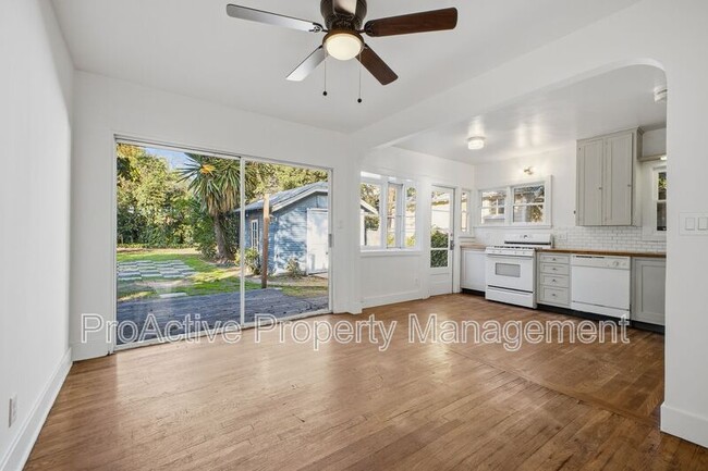 Building Photo - 507 Flower St