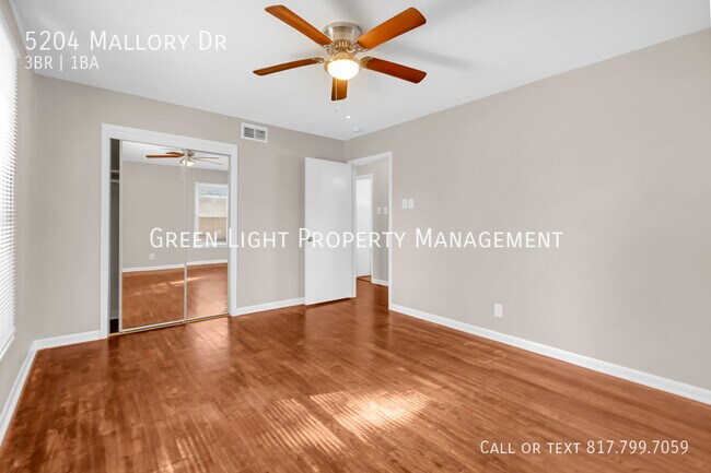 Building Photo - 5204 Mallory Dr