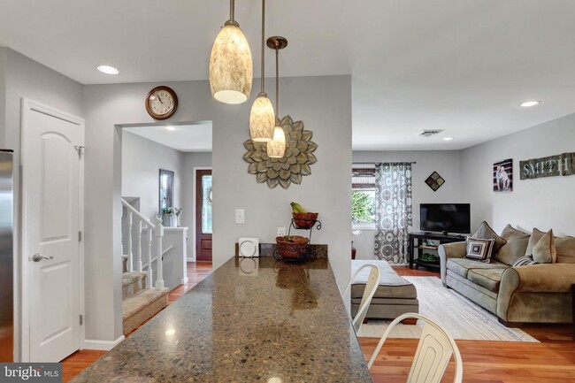 Building Photo - 127 Mountainview Dr