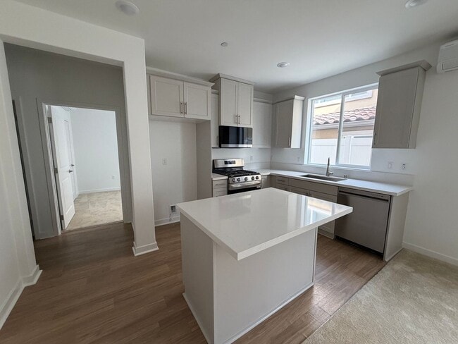 Building Photo - Brand New Construction in River Terrace Development!