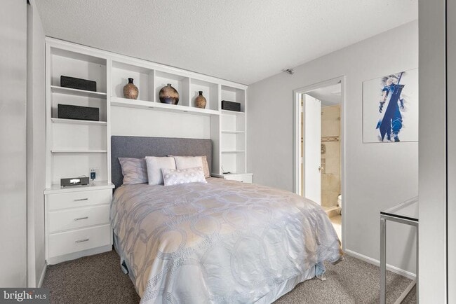 Building Photo - 900 N Stafford St