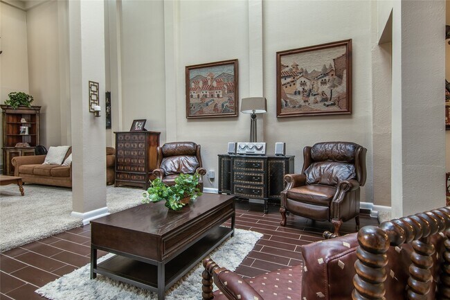 Building Photo - 9344 Briar Forest Dr
