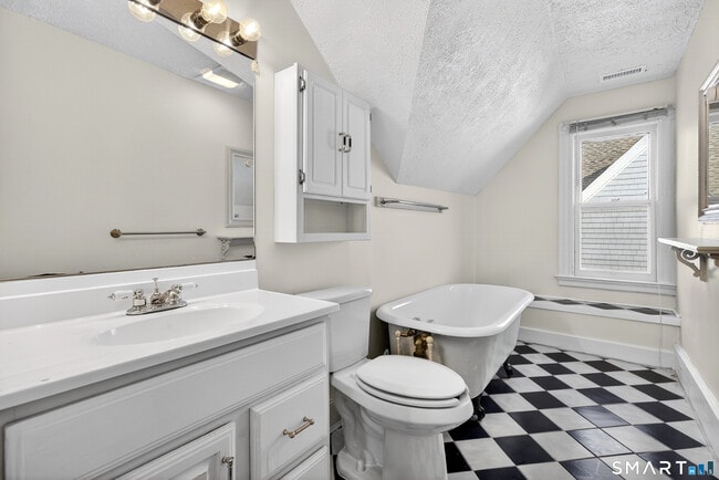 Building Photo - 339 Willow St