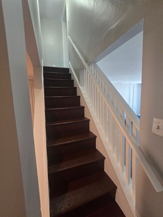 Building Photo - Charming 2bd/1ba Bala Cynwood Home!